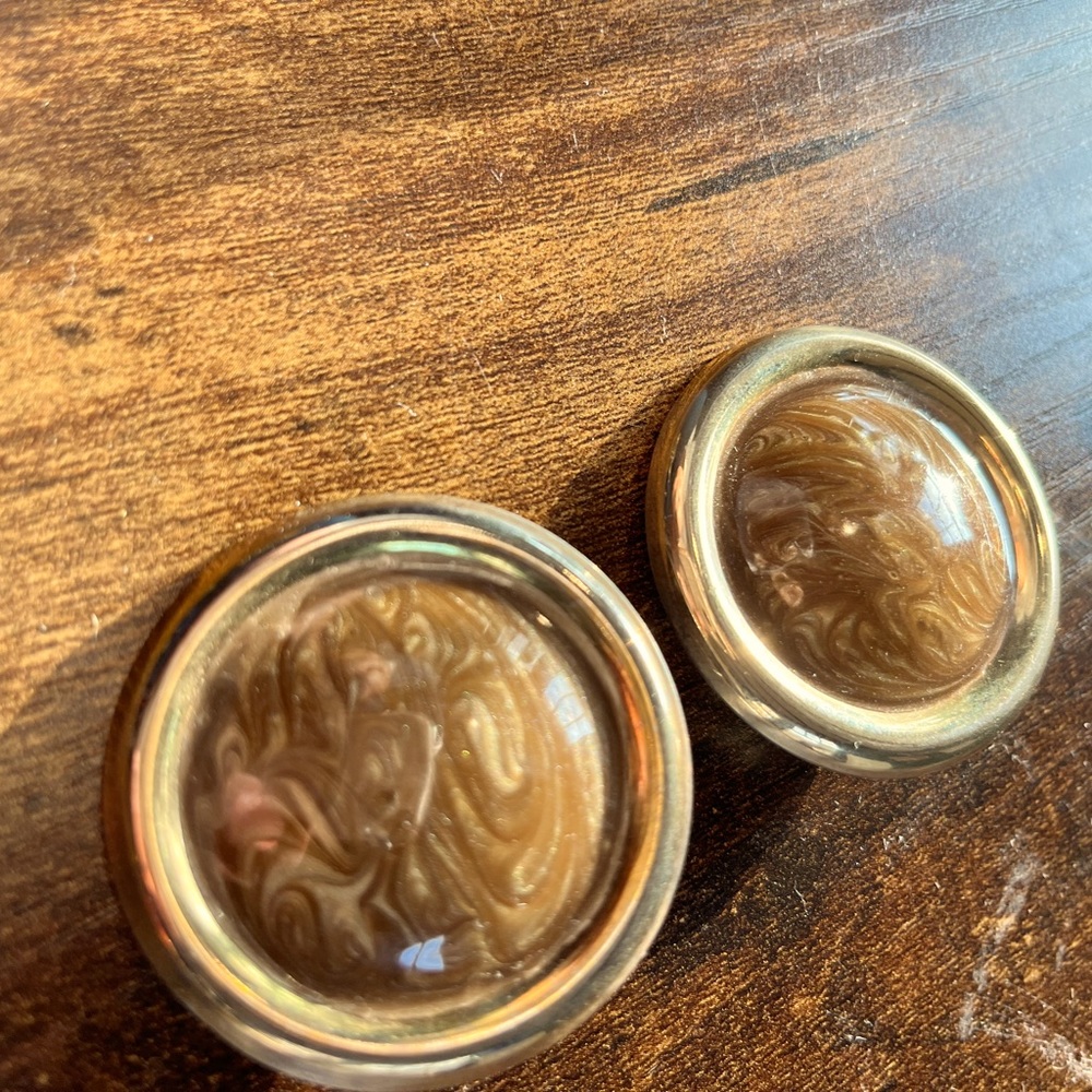 Round Vintage 1980s Earrings with Marbled Center